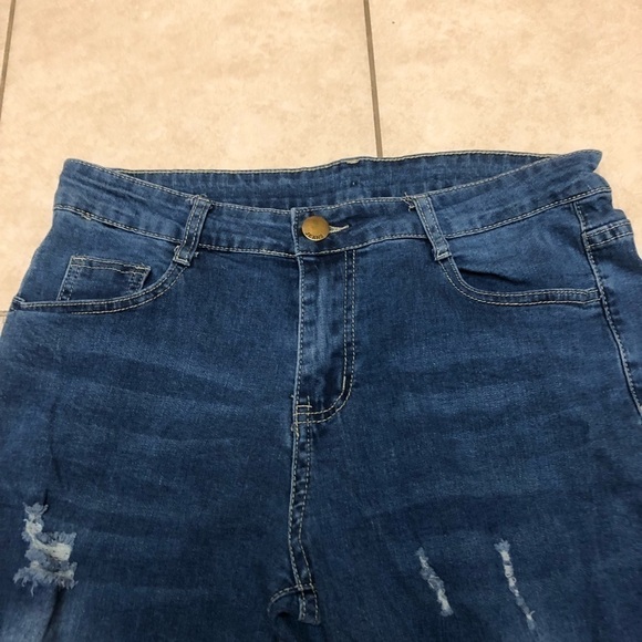DISTRESSED Medium Wash Jeans, Size Large - Picture 5 of 13